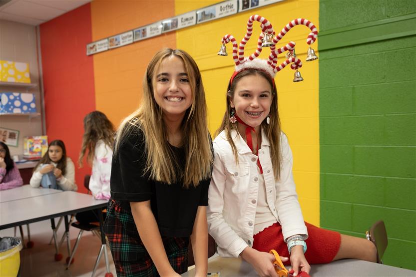 Students make donations for animal shelter